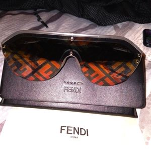 FENDI SUNGLASSES
